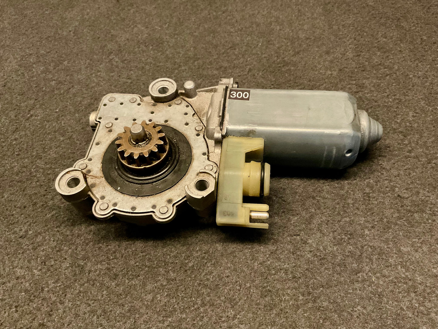 OEM Used Mercedes W140 S-class/C140 CL-class Front left window motor A 0130821504 #300