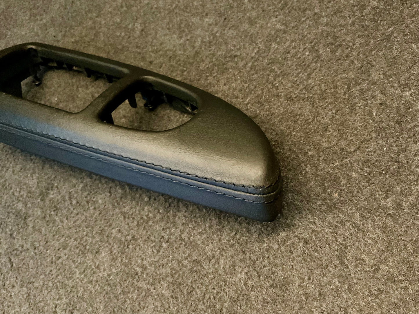 OEM Used Mercedes W221 S-class master window control switch leather bezel/trim A2217200989 #162