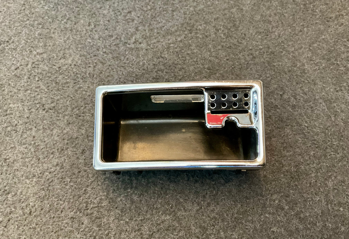 OEM Used Mercedes S/CL-class W221/C216 senter console ashtray A2218130004 #134