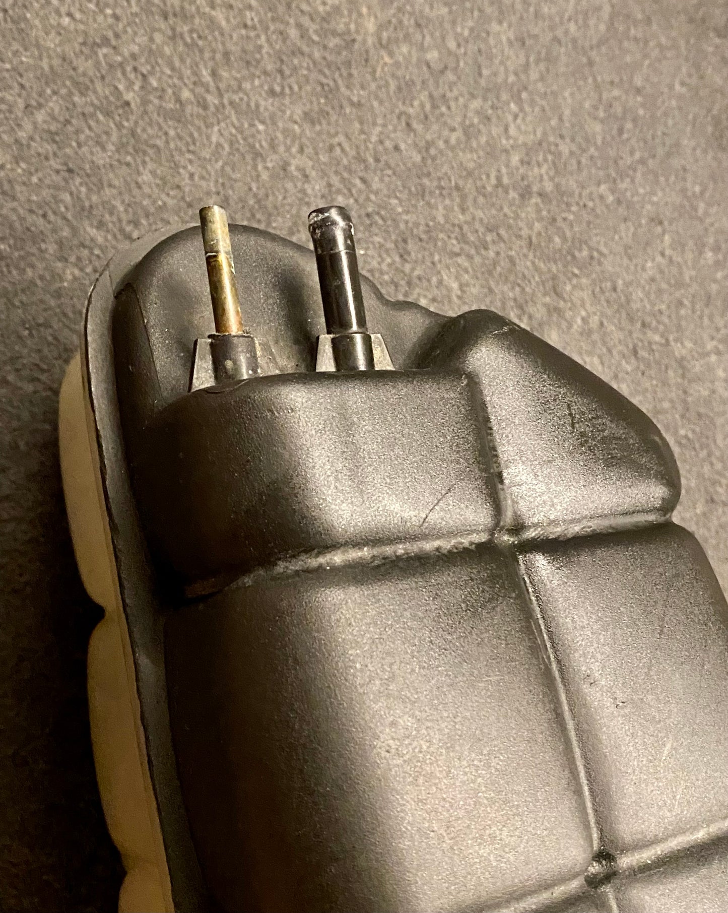 Mercedes S/CL-class W220/c215 S600 CL600 coolant/anti freeze extension tank A2205000049