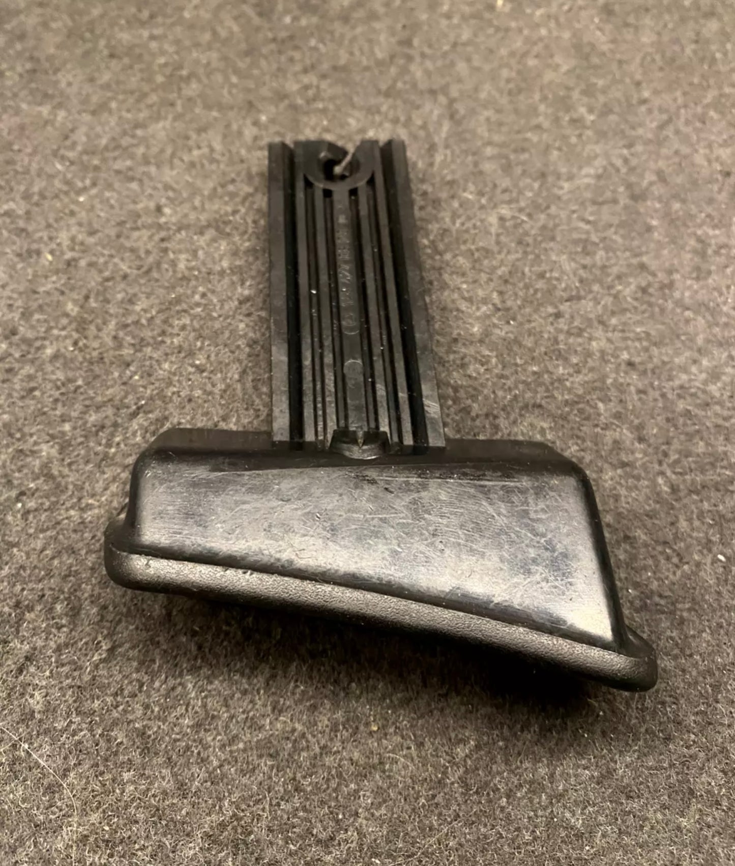 OEM Used Mercedes S/CL-class W140/C140 handbrake release handle A1404270820