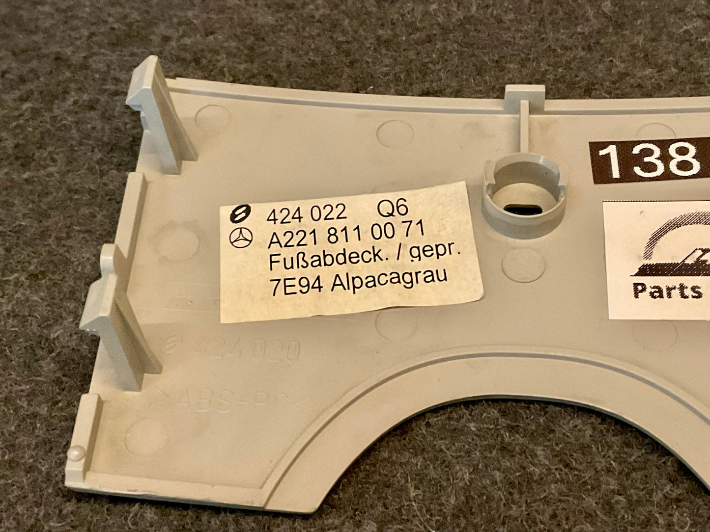 OEM Used Mercedes W221 S-class front rear mirror cover/mic holder A2218110071 #138