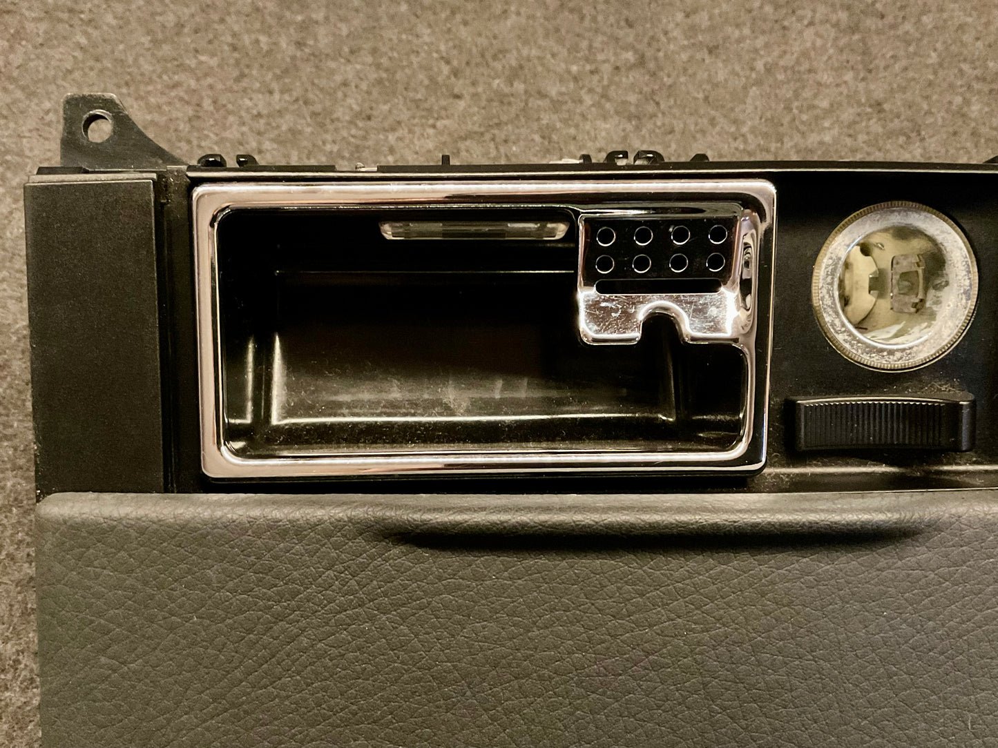 OEM Used Mercedes w221 S-class front senter console ashtray A2216801552 (black leather) #104