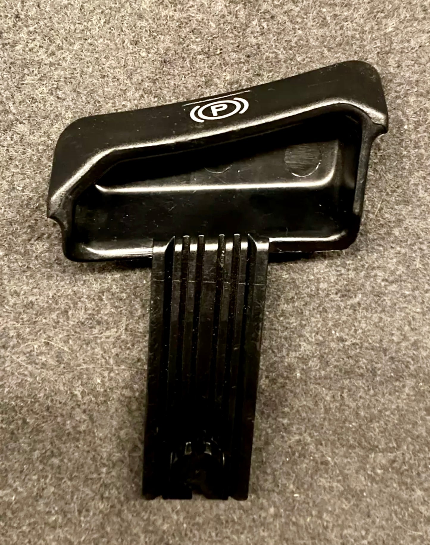 OEM Used Mercedes S/CL-class W140/C140 handbrake release handle A1404270820