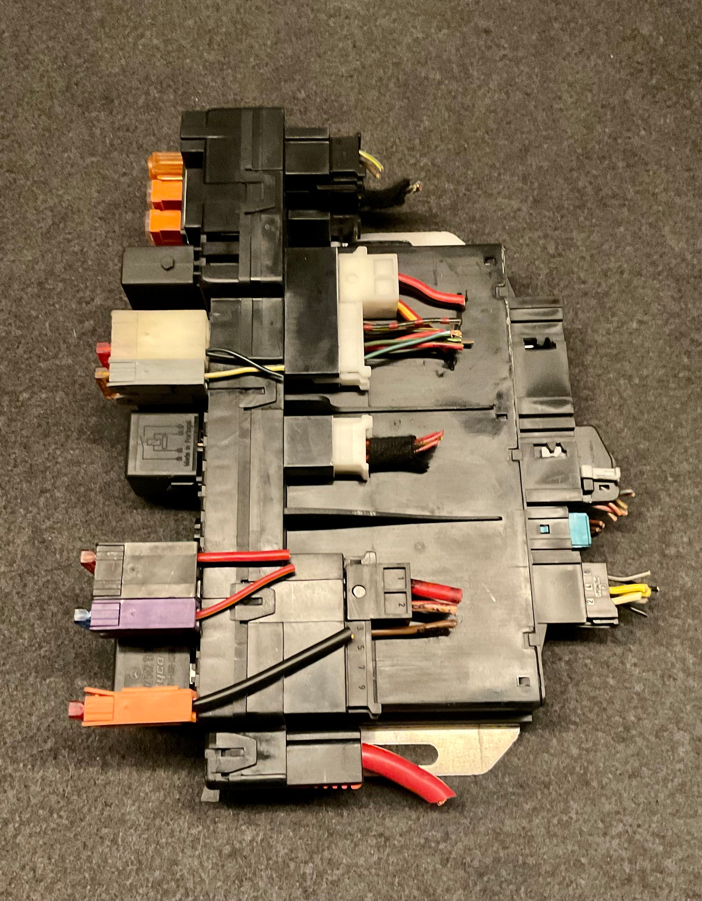 OEM Used Mercedes S/CL-class W220/C215 SAM module/fuse box A0325458332 #60