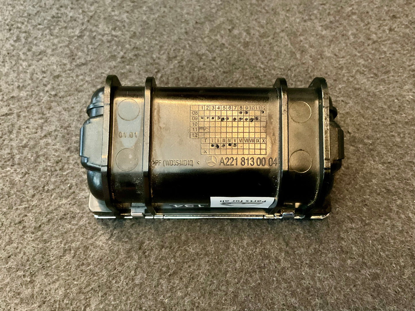 OEM Used Mercedes S/CL-class W221/C216 senter console ashtray A2218130004 #134
