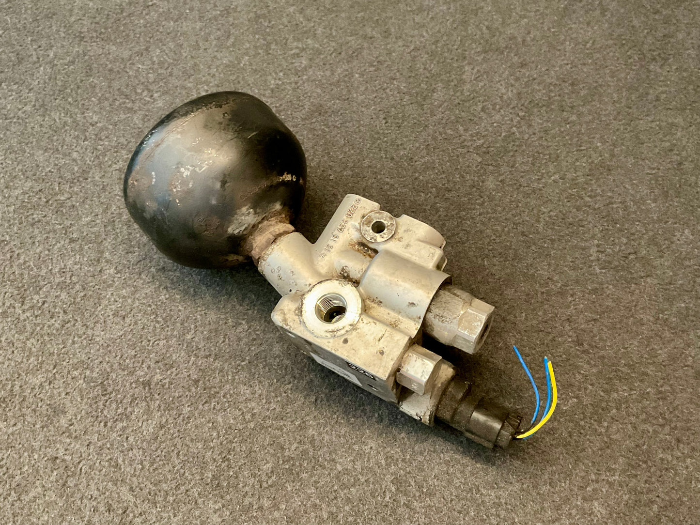 OEM Mercedes ABC hydraulic suspension pressure relief valve A2203270131 #226