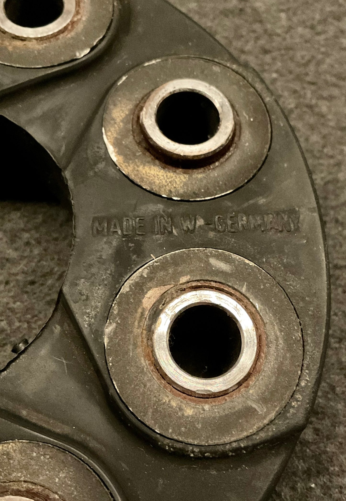 OEM Used Mercedes S-class W140/C140 S600 driveshaft flex disc