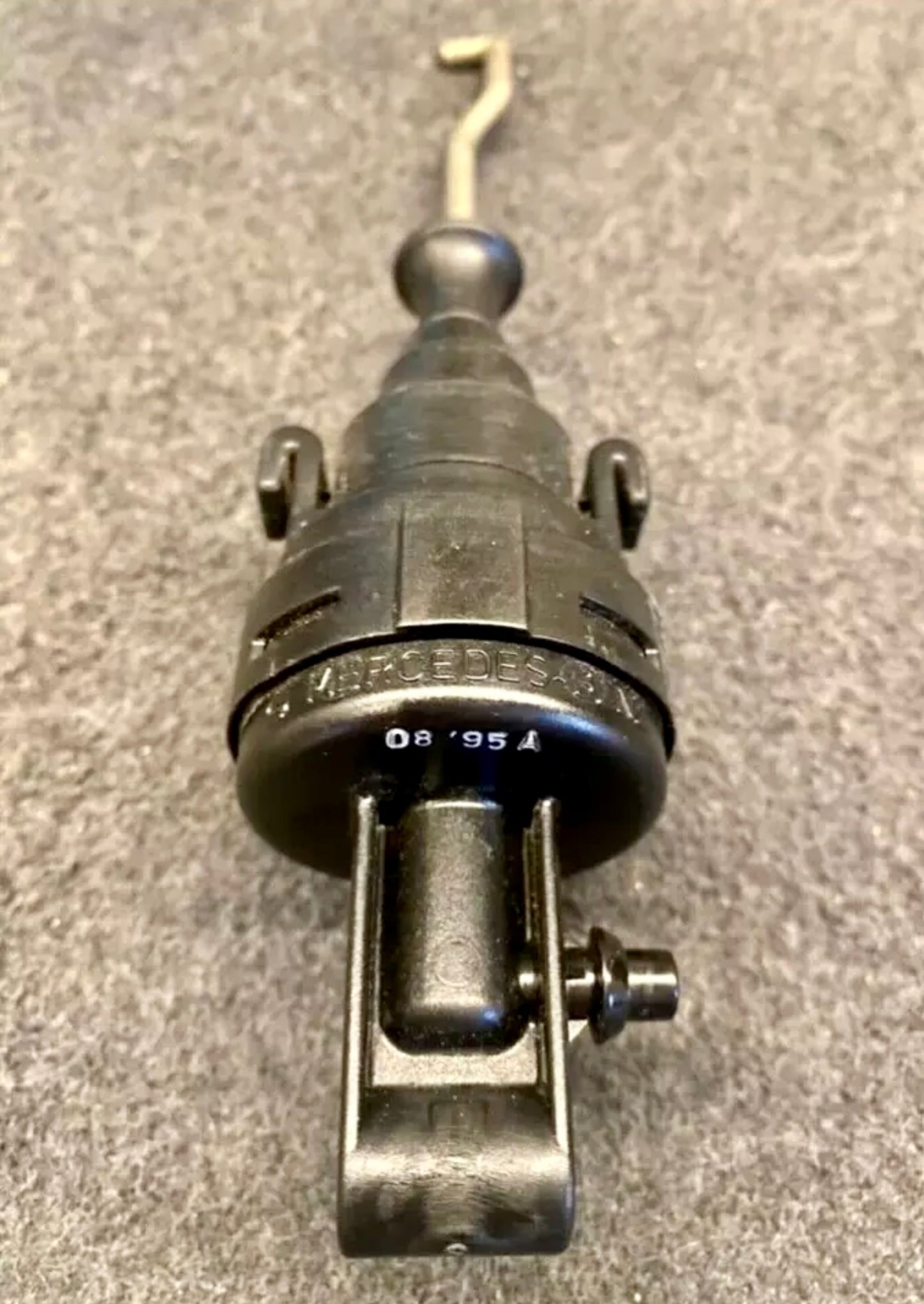 Mercedes S-class W140/C140 door locking vacuum actuator A1408001775 S600,s500 and s320