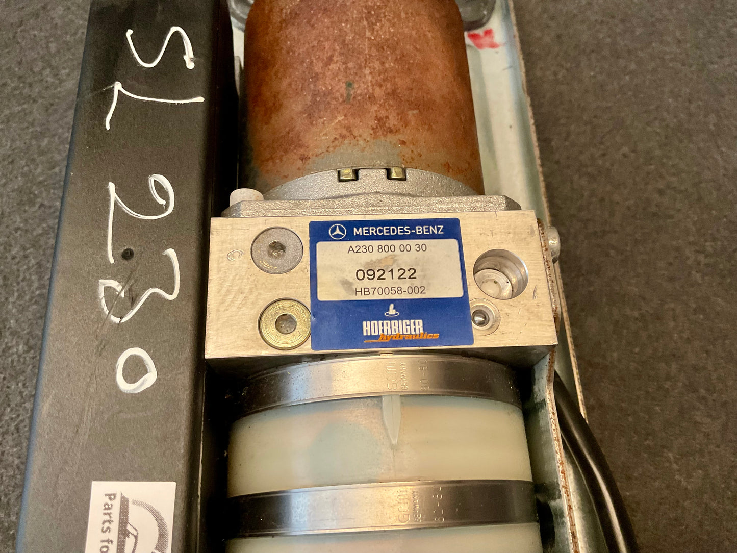 OEM Used Mercedes SL-class R230 hydraulic roof pump/motor A2308000030 #240