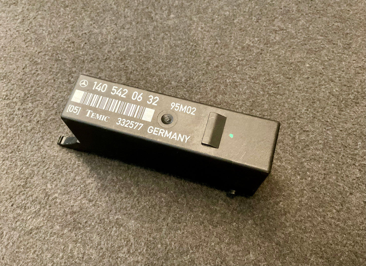 OEM Used Mercedes W140/C140 Blinker hazard warning relay unit A1405420632 #244