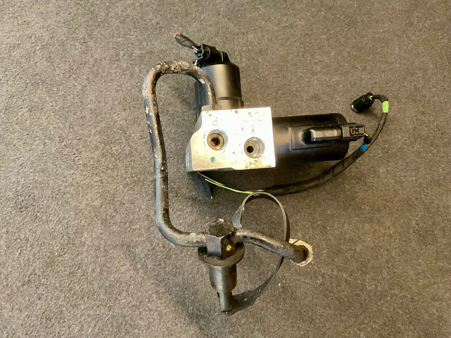 OEM Used Mercedes W220 S-class/C215 CL-class ABS hydraulic suspension valve block A2209970036 #227