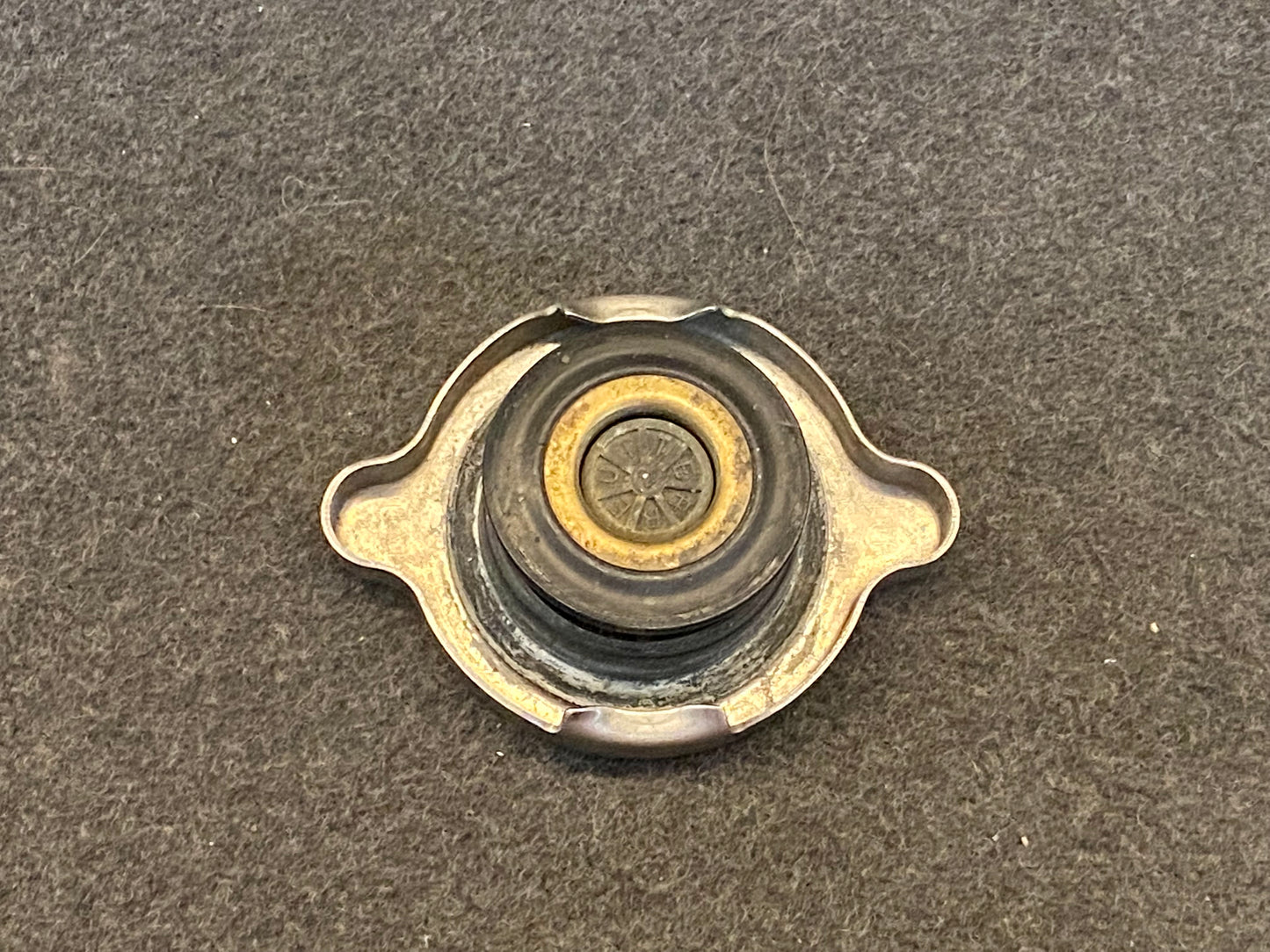 Mercedes S/CL-class (W140/C140) coolant expansion tank cap A1405000406