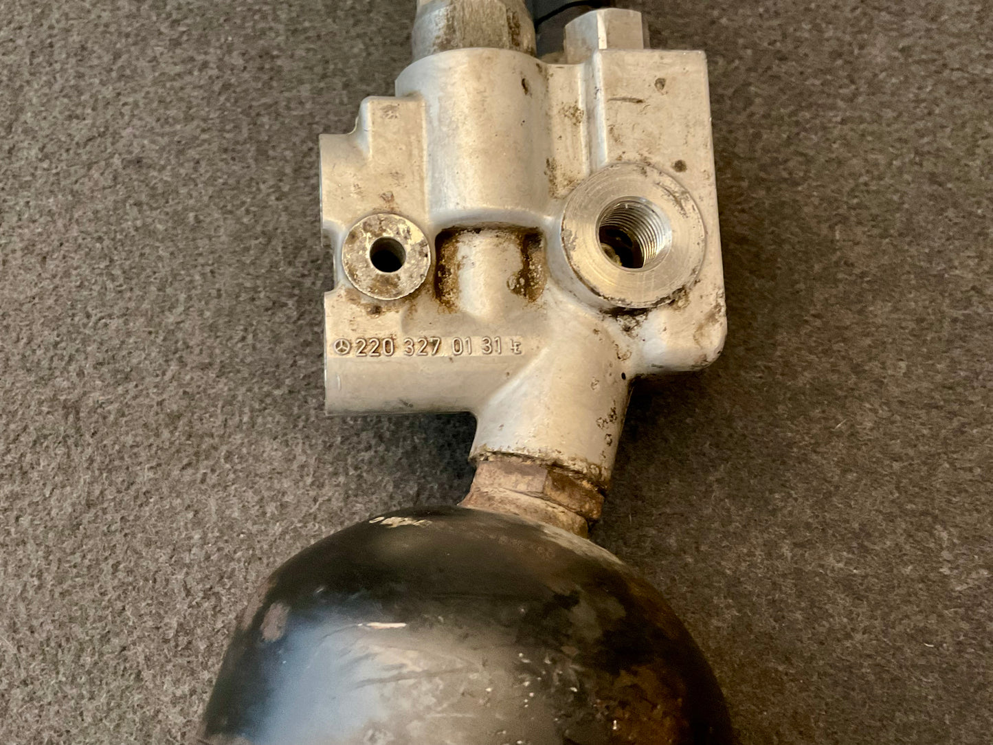 OEM Mercedes ABC hydraulic suspension pressure relief valve A2203270131 #226