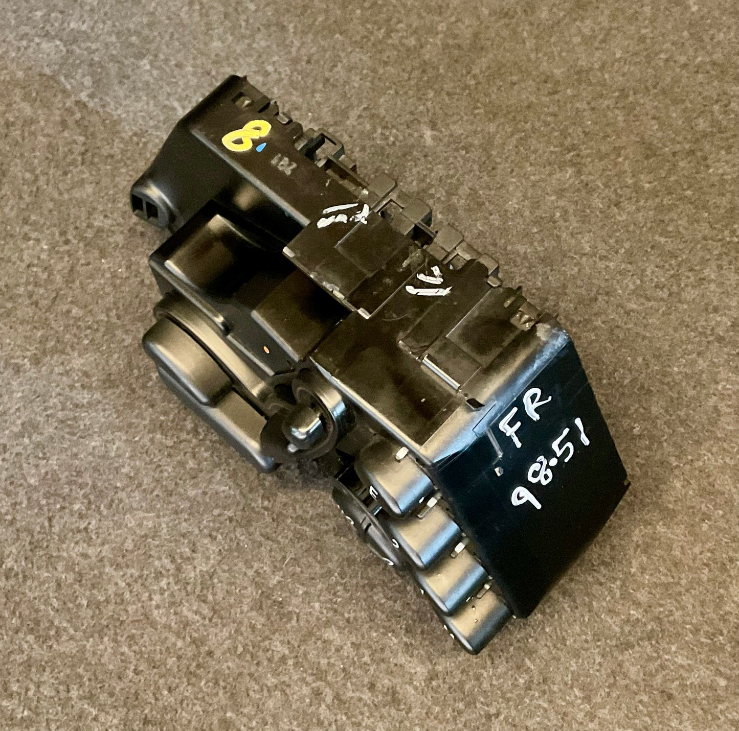 OEM Used Mercedes w220 S-class front right side seat control module A2208219851 #112