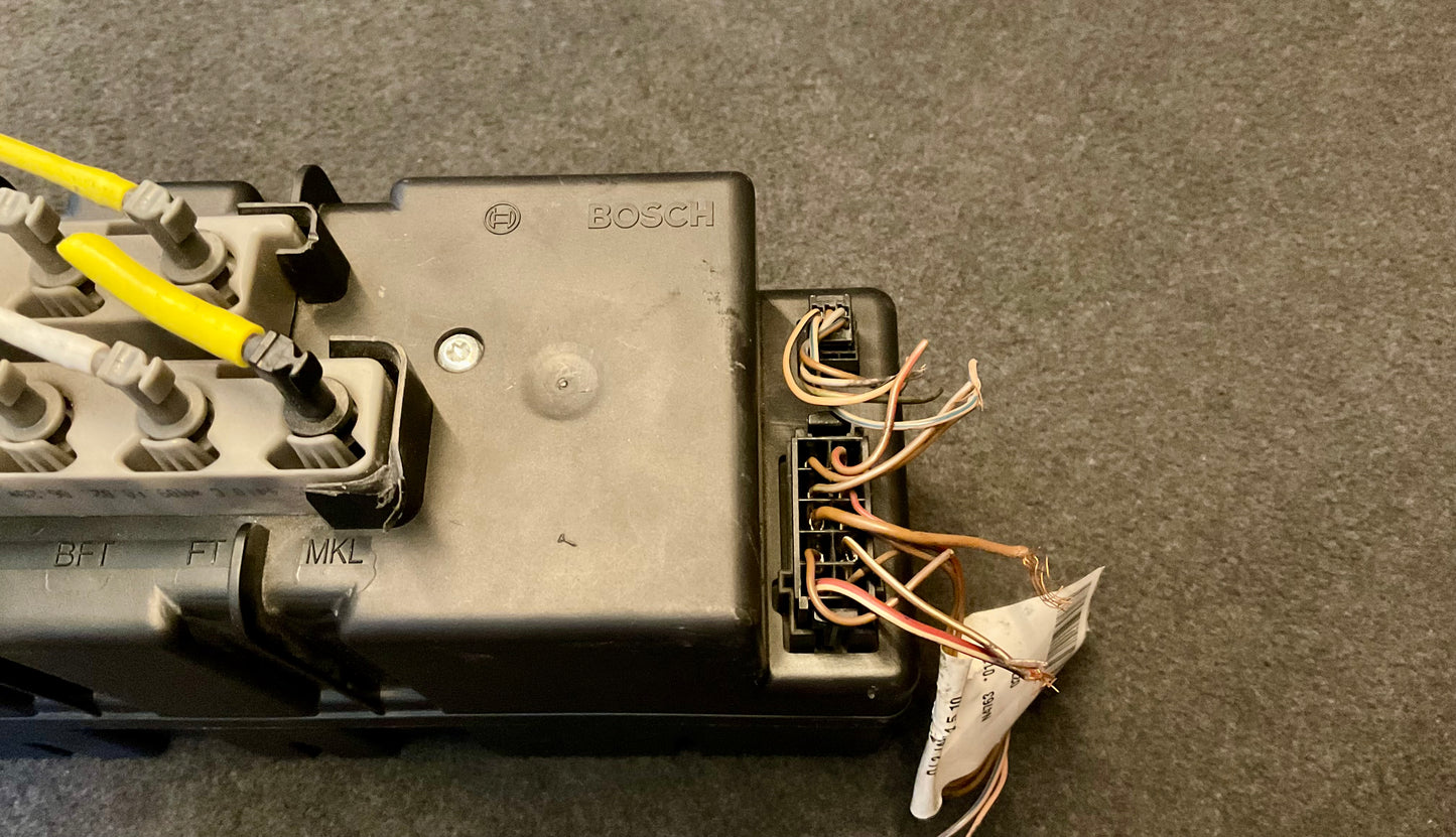 OEM Used Mercedes W220 S-class Central lock vacuum pump A2208001248