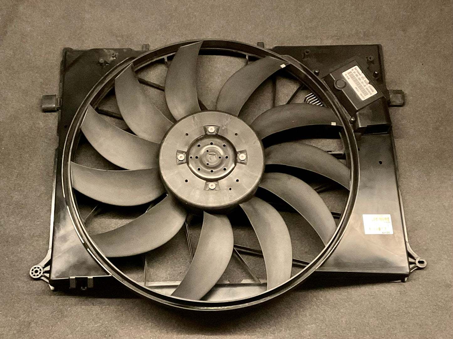 OEM Mercedes S-class W220 S600 Engine cooling fan A2205000293