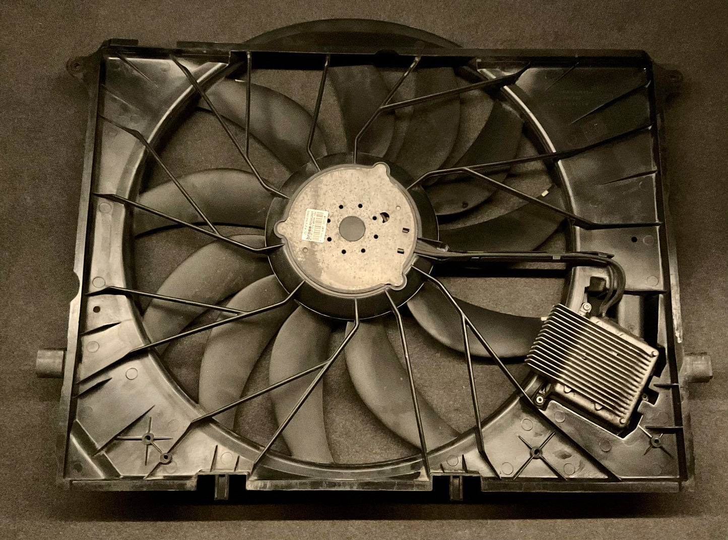 OEM Mercedes S-class W220 S600 Engine cooling fan A2205000293