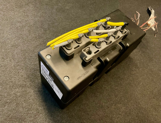 OEM Used Mercedes W220 S-class Central lock vacuum pump A2208001248