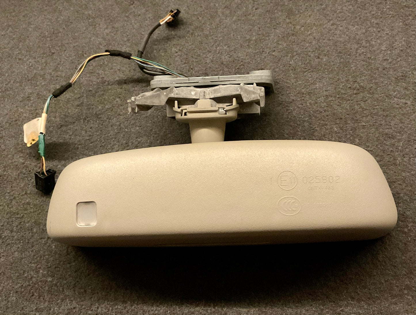OEM Used Mercedes S-class W221 interior rear mirror with light A221