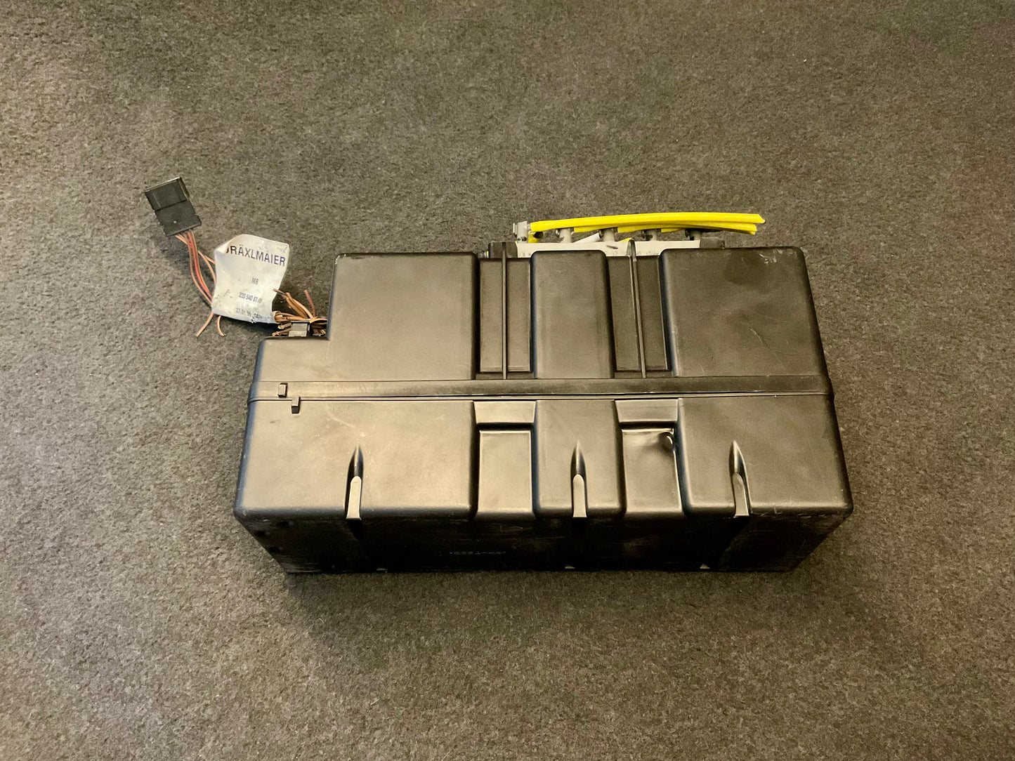 OEM Used Mercedes W220 S-class Central lock vacuum pump A2208001248
