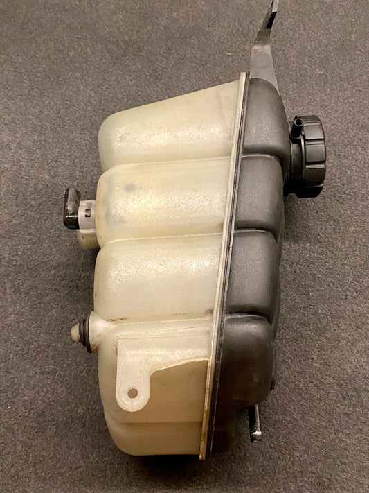 Mercedes S/CL-class W220/c215 S600 CL600 coolant/anti freeze extension tank A2205000049