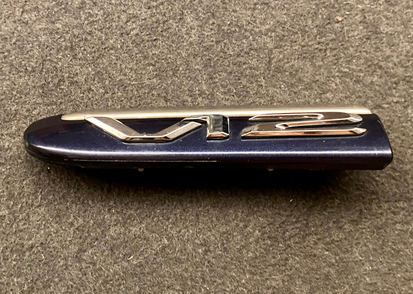 Set of 2 OEM Used Mercedes S-Class W220 S600 Outside Exterior left and right V12 logo emblem A2206900162