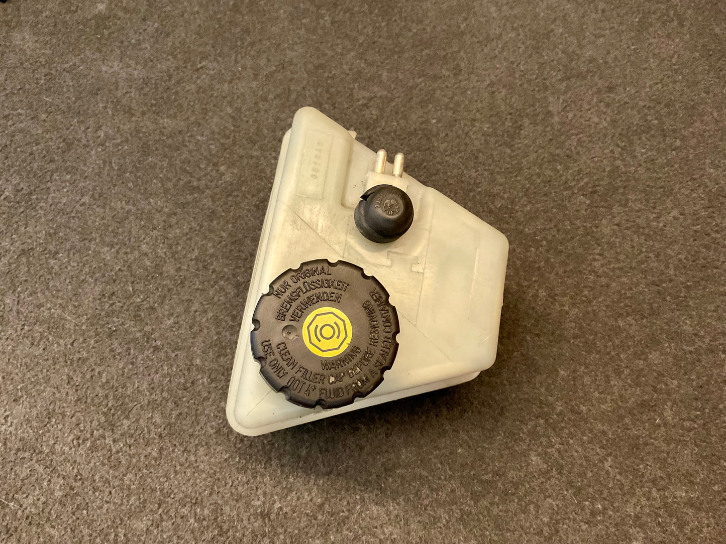 OEM Used Mercedes W140/C140 Break fluid reservoir A2024300002 #250