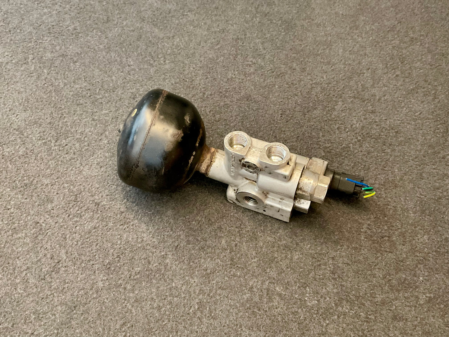OEM Mercedes ABC hydraulic suspension pressure relief valve A2203270131 #226