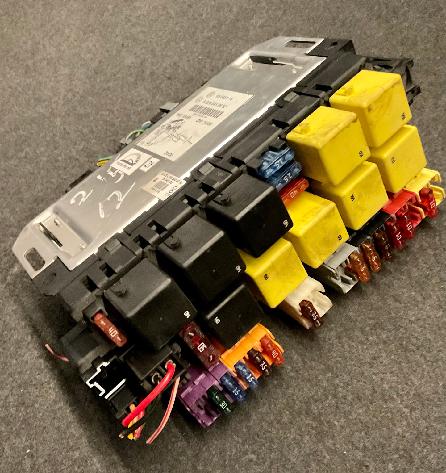 OEM Used Mercedes S/CL-class W220/C215 front left SAM relay/module fuse box A0285459832