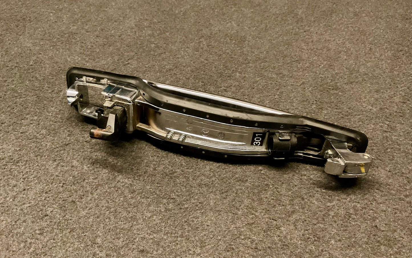 OEM Used Mercedes W140/C140 Front right/left door handle S320 S400 S500 and S600 CL600 #301