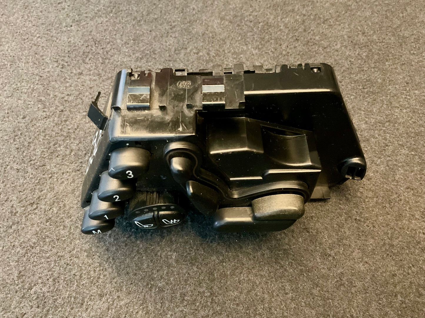 OEM Used Mercedes W221 S-class front left seat control module A2208211579 #129