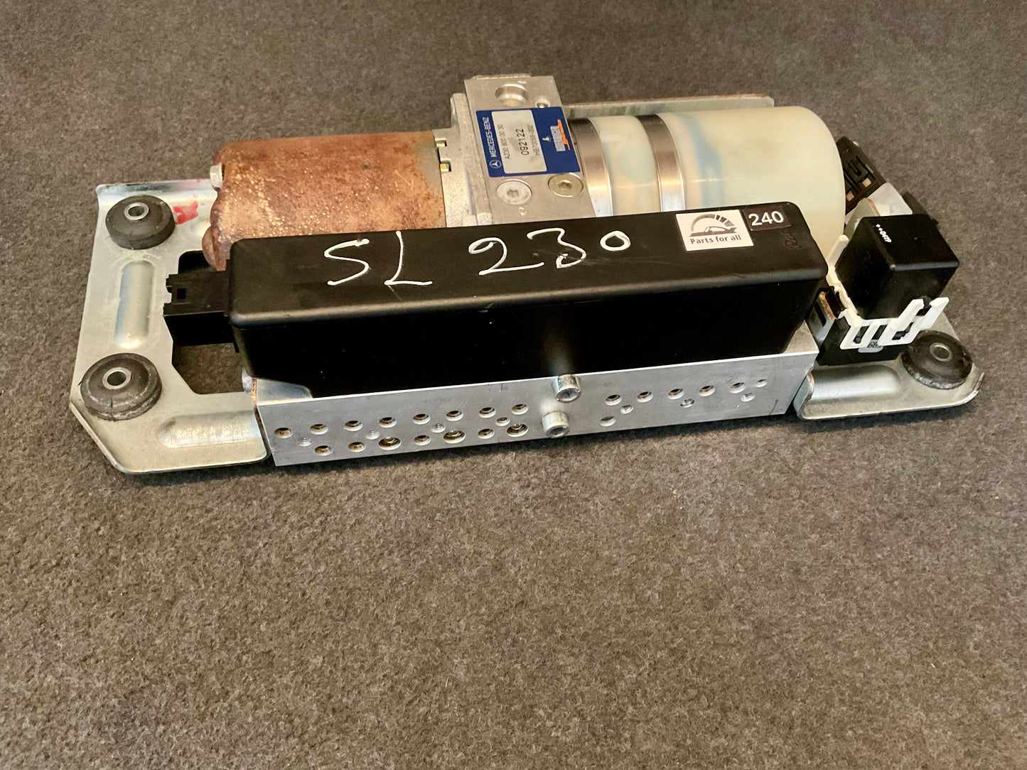 OEM Used Mercedes SL-class R230 hydraulic roof pump/motor A2308000030 #240